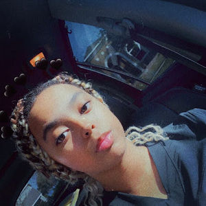 Meet your Posher, Elyse